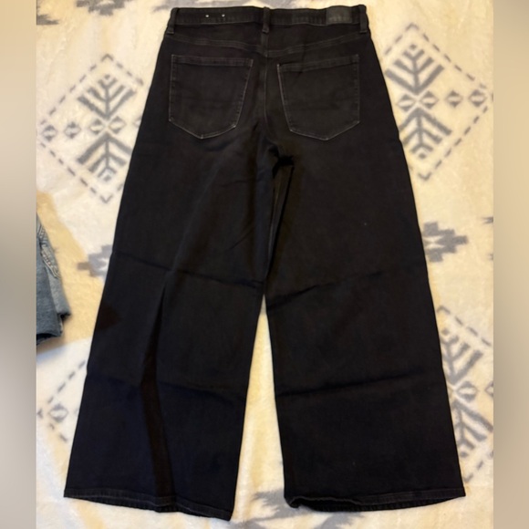 AE Strigid Super High-Waisted Ultra Wide-Leg Jean - Picture 3 of 7